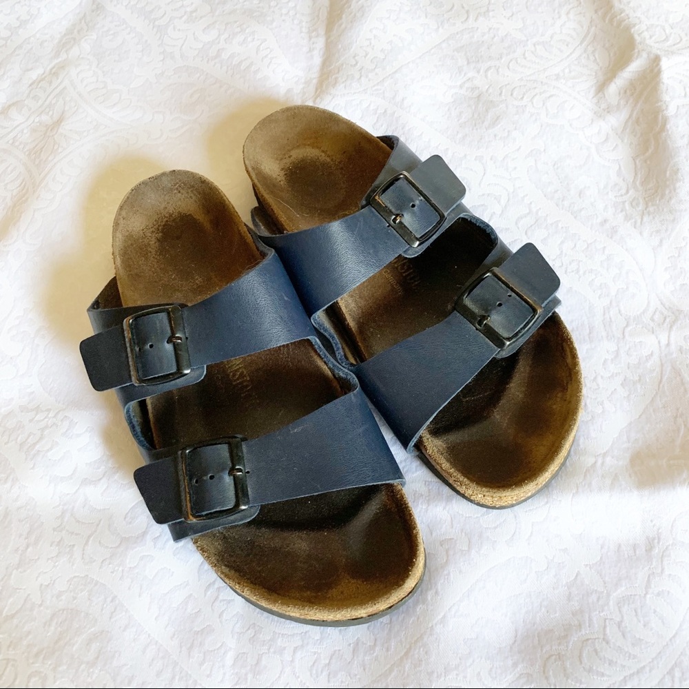 Birkenstock Arizona 2 strap in Navy, size 42